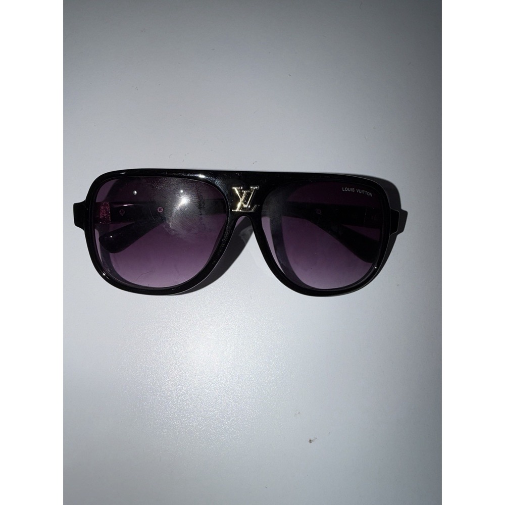 Louis Vuitton Full Rim Matte Black Frame Designer Sunglasses